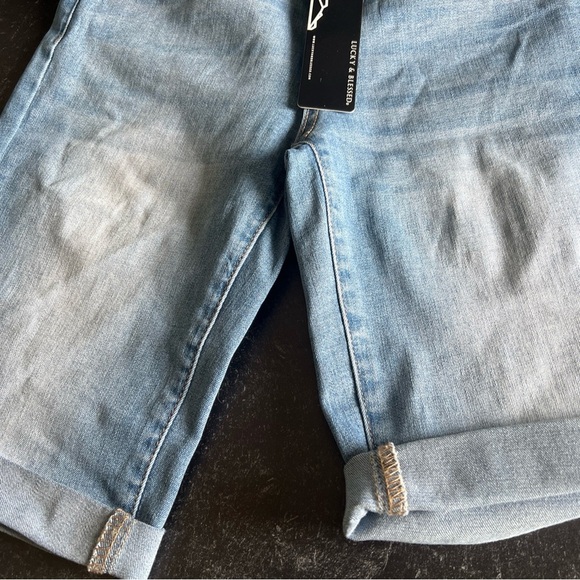 Lucky & Blessed Women’s High Rise Bermuda Fit Jean Shorts Size 4 NWT $20 - Picture 11 of 13